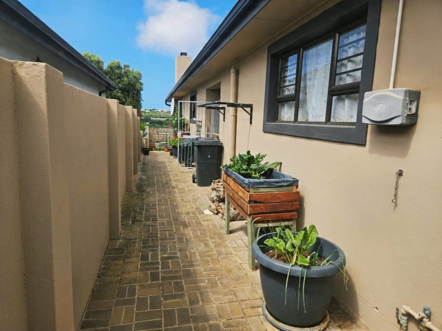 3 Bedroom Property for Sale in Stilbaai Wes Western Cape